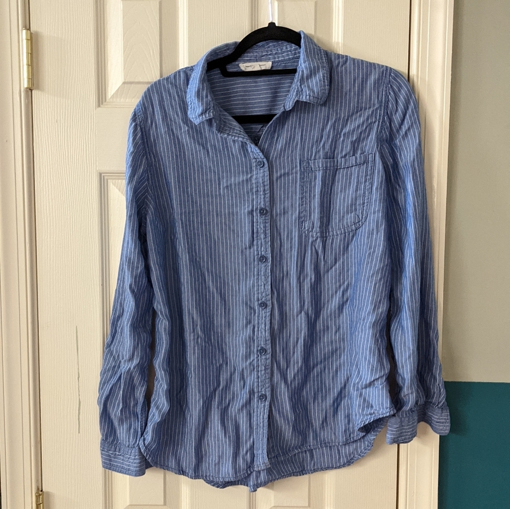 Soft Blue & White Striped Button Down Size…